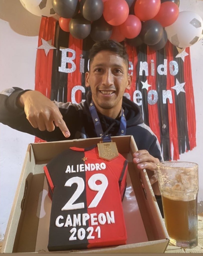 mutantesabalero's tweet photo. Twit de apreciación a Rodrigo Aliendro https://t.co/9MpPHTGrhj