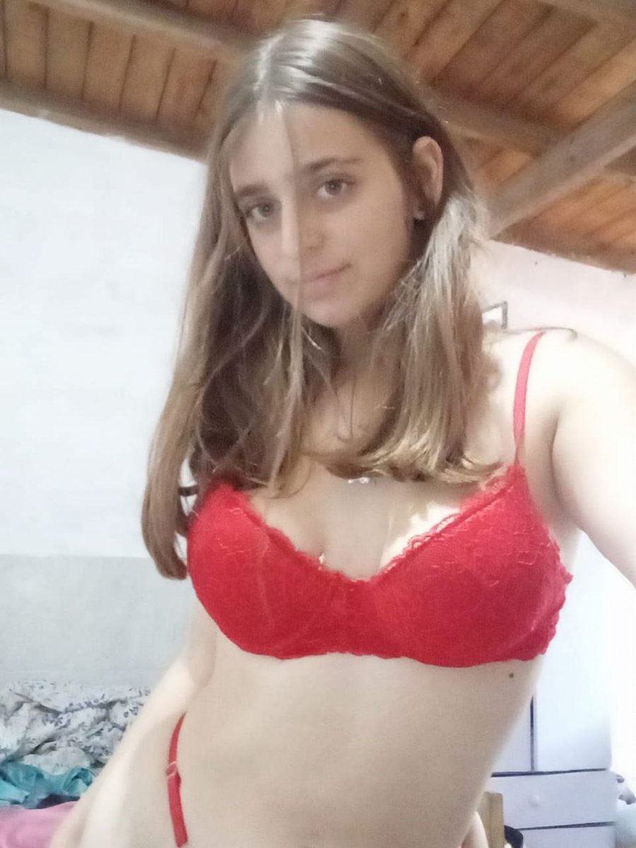 elrr6910's tweet photo. La puta de chiara 🔥 https://t.co/WGGlZk1B9V