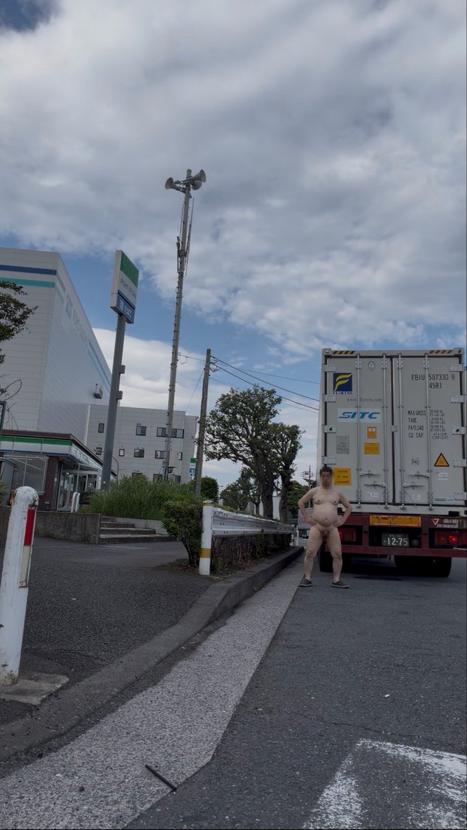 homodebusukebe's tweet photo. 先日の露活

ヒマさえあればw
これ撮った直後にトラック発進したってw https://t.co/KNfOfYxdVP