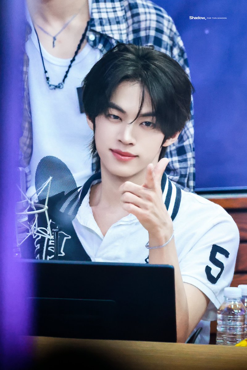 𝘚𝘩𝘢𝘥𝘰𝘸. tweet media