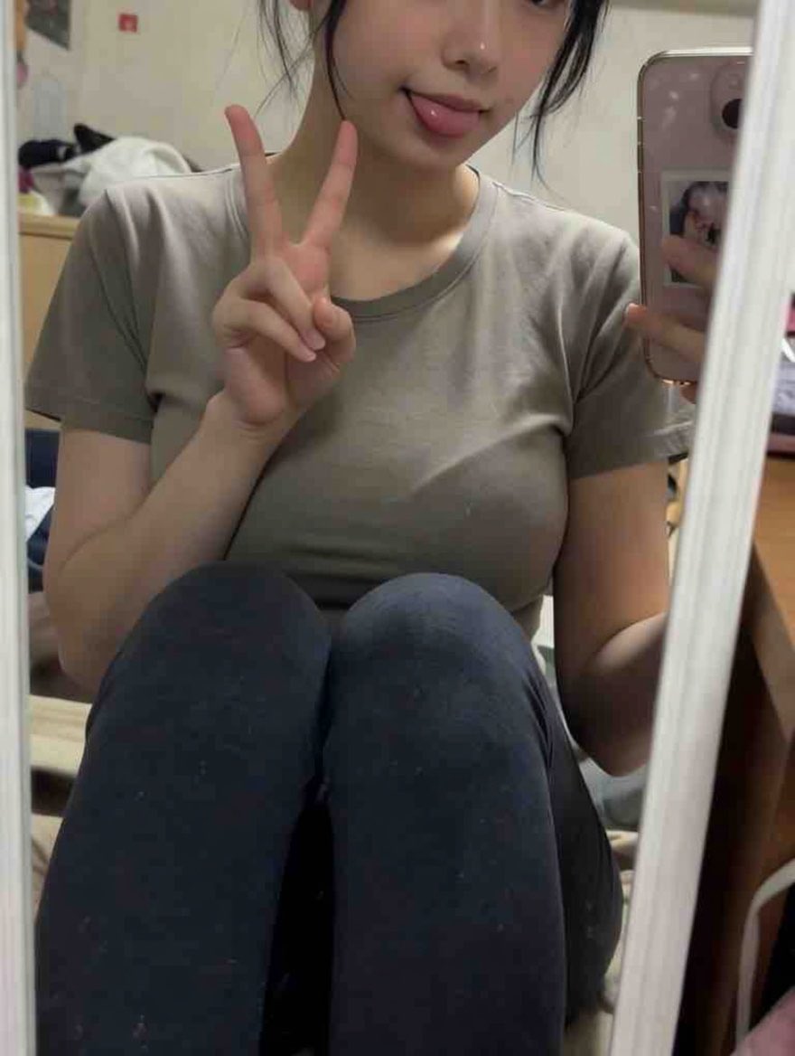raitodn2's tweet photo. 暇だなあ〜
話してくれる人DMきてえー🤨
#裏アカ女子　#臭いの好き https://t.co/1yEkuHLBh6