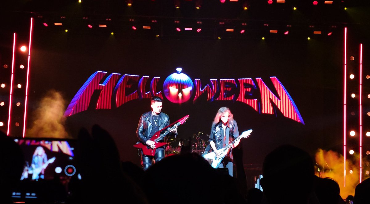 ta_stu's tweet photo. Happy 40 years anniversary ！！
5/9、5/10は東京ガーデンシアターにてHELLOWEENライブでした〜！！
中学、高校くらいから聴き続けてきたバンドが今でも現役バリバリで素晴らしいパフォーマンスを見せてくれるのに感無量〜！！
メタル最高！HELLOWEEN最高！
最高の二夜に乾杯〜！！ https://t.co/6PP7kwxTyQ
