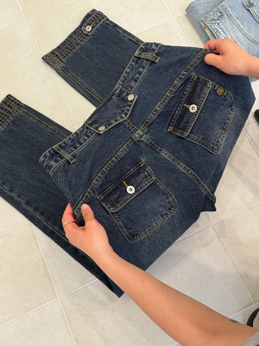 aeae_japan's tweet photo. 5/20販売のデニムまじで形い��から見て...

https://t.co/0YAz1j6W5e https://t.co/LmdvbgEnZT