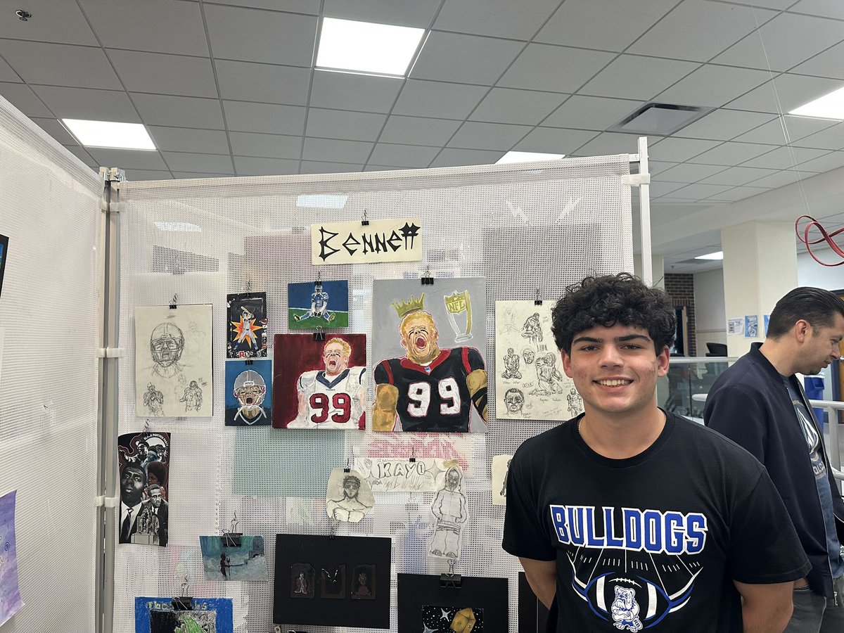 RBHS208's tweet photo. We are lucky to have so many talented artists at RB! Thank you to our students for sharing their creativity and hard work at this year’s Spring Art Show. 🎨🖌️ #RB208Pride https://t.co/02aCLukvGV