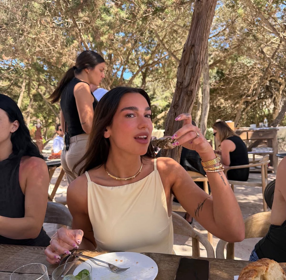 Dua Lipa Brasil tweet media