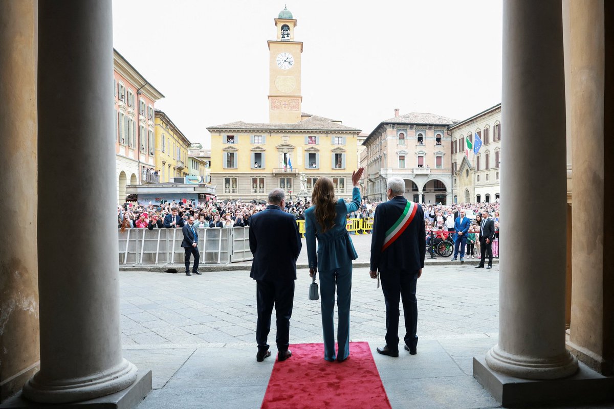 DelMody's tweet photo. Princess of Wales visit to Reggio Emilia - Day 1
The Princess of Wales during a visit to Centre Internazionale Loris Malaguizzi in Reggio Emilia, Italy - marking a significant next step in the work of The Royal Foundation Centre for Early Childhood 📷@PA #princessofwales https://t.co/7gUAeHBx3a