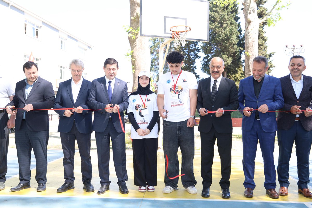 KocaaliMEM's tweet photo. Kocaali Anadolu İmam Hatip Lisesi TÜBİTAK 4006 Bilim Fuarı’nın açılışı;Kaymakamımız Hakan Kılınçkaya, Belediye Başkanımız Turan Yüzücü,İl Milli Eğitim Müdür Yardımcımız Fatih Arduç,İlçe Millî Eğitim Müdürümüz Abdulkadir Güneş ve okul müdürlerimizin katılımıyla gerçekleştirildi. https://t.co/SSNAU2DUt7