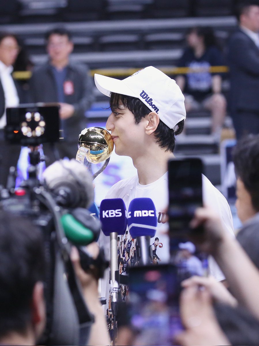 glory__hh's tweet photo. 260513 허훈✨
MVP 허훈🫅🏻 https://t.co/DbqkGCZS7U