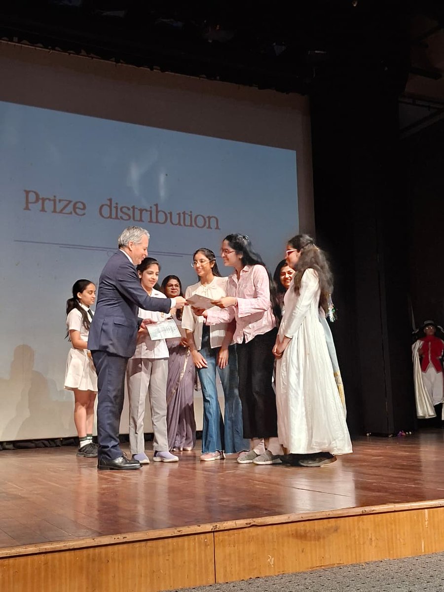 Embassy of Colombia to India tweet media