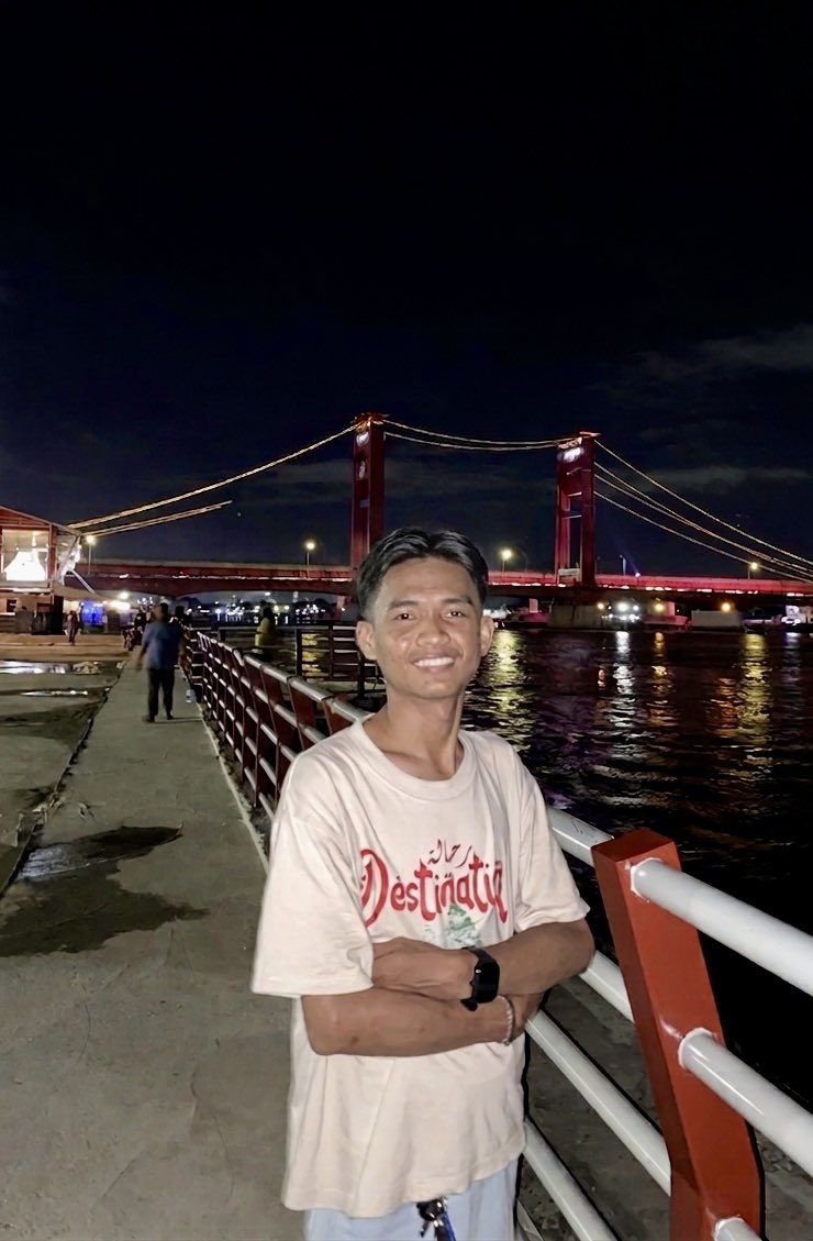 junaaa2i's tweet photo. jangan jatuh cinta di kota ini? #palembang #mlm https://t.co/0bQBIIIRfm