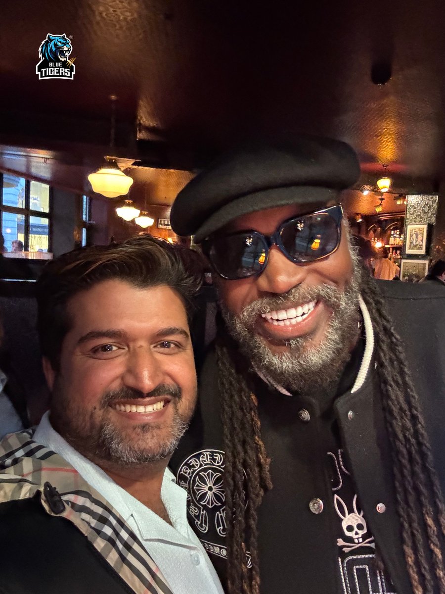 Kochibluetigers's tweet photo. Boss meets the Universal Boss.
gentlemen brought together by their love for cricket. A great moment, a great conversation, and a shared respect for the game. 🏏
#SubashManuel #chrisgayle #basilthamby https://t.co/EnAvYhgiOn