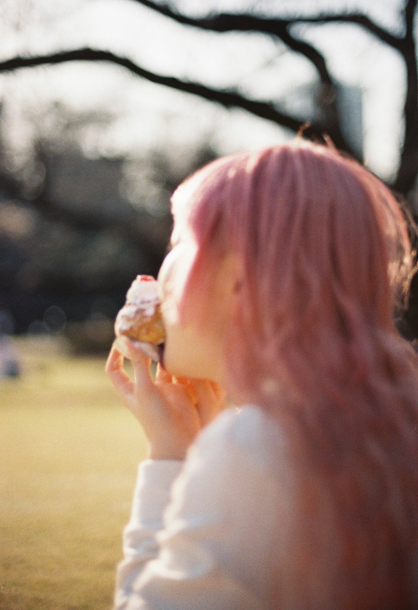 10v0_'s tweet photo. 桜色の髪だった https://t.co/BmBECmJwlJ
