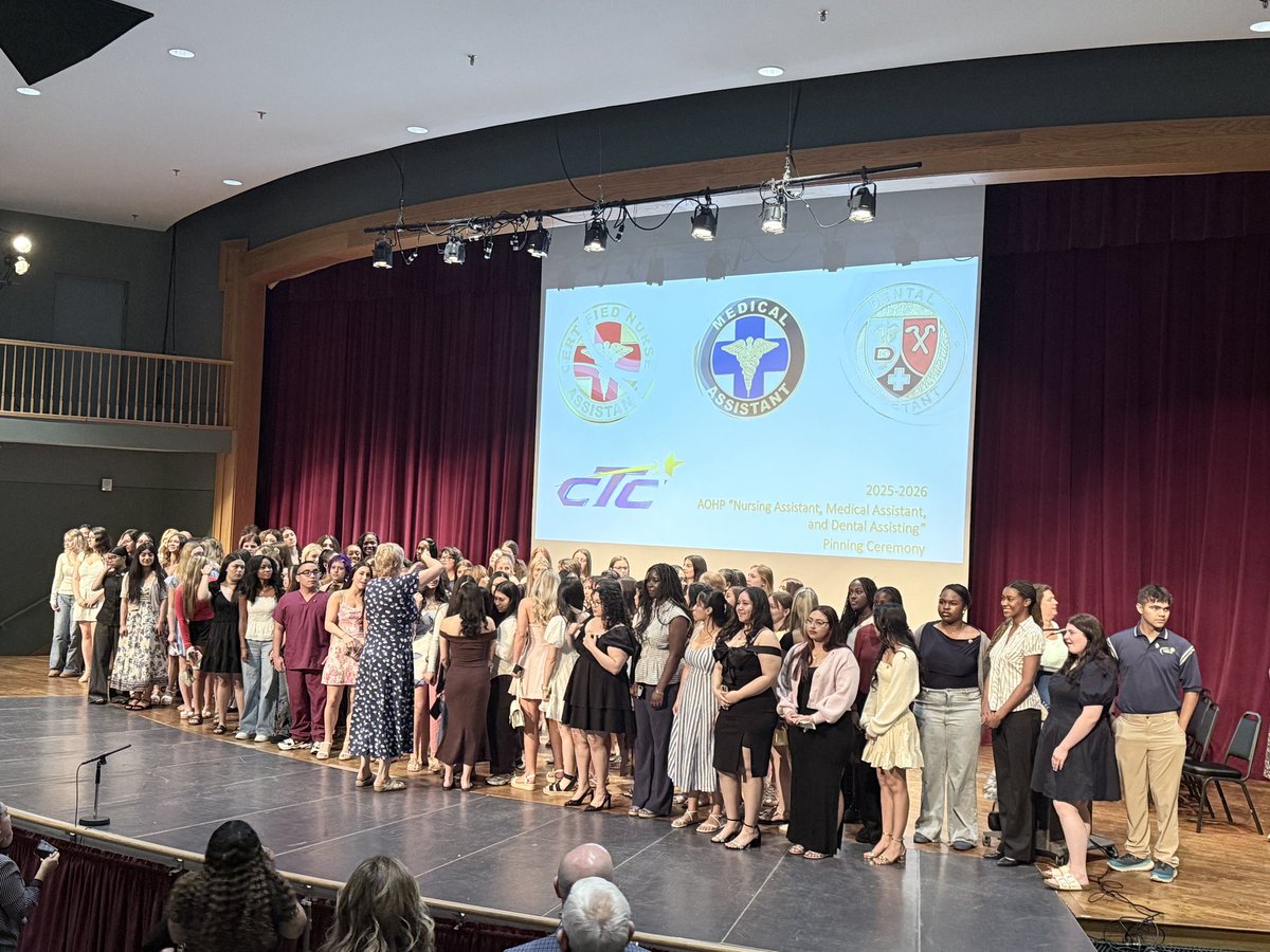 FCPSCTE's tweet photo. Today we celebrate the accomplishments of the Acadmey of Health Professionals at the annual pinning ceremony.  Congratulations to all our young health professionals! @AohpCtc @CTCPrincipal https://t.co/vqnvfNwJW7