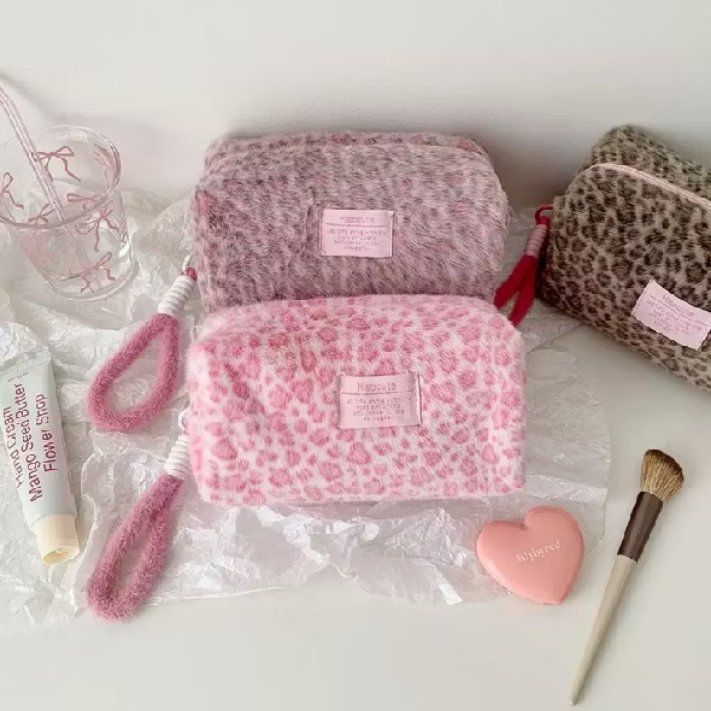 feuble's tweet photo. Rekomendasi pouch make up gemes
https://t.co/lcbrFQawrX
https://t.co/7jS342cK9K
https://t.co/XmaGljQYAA
https://t.co/caHiefmoEu

t. Cuti Bersama Pilar kemajuan indonesia 1 usd kenaikan yesus Kristus mpr ri #zonajajan #zonauang https://t.co/urx2LMPZsq