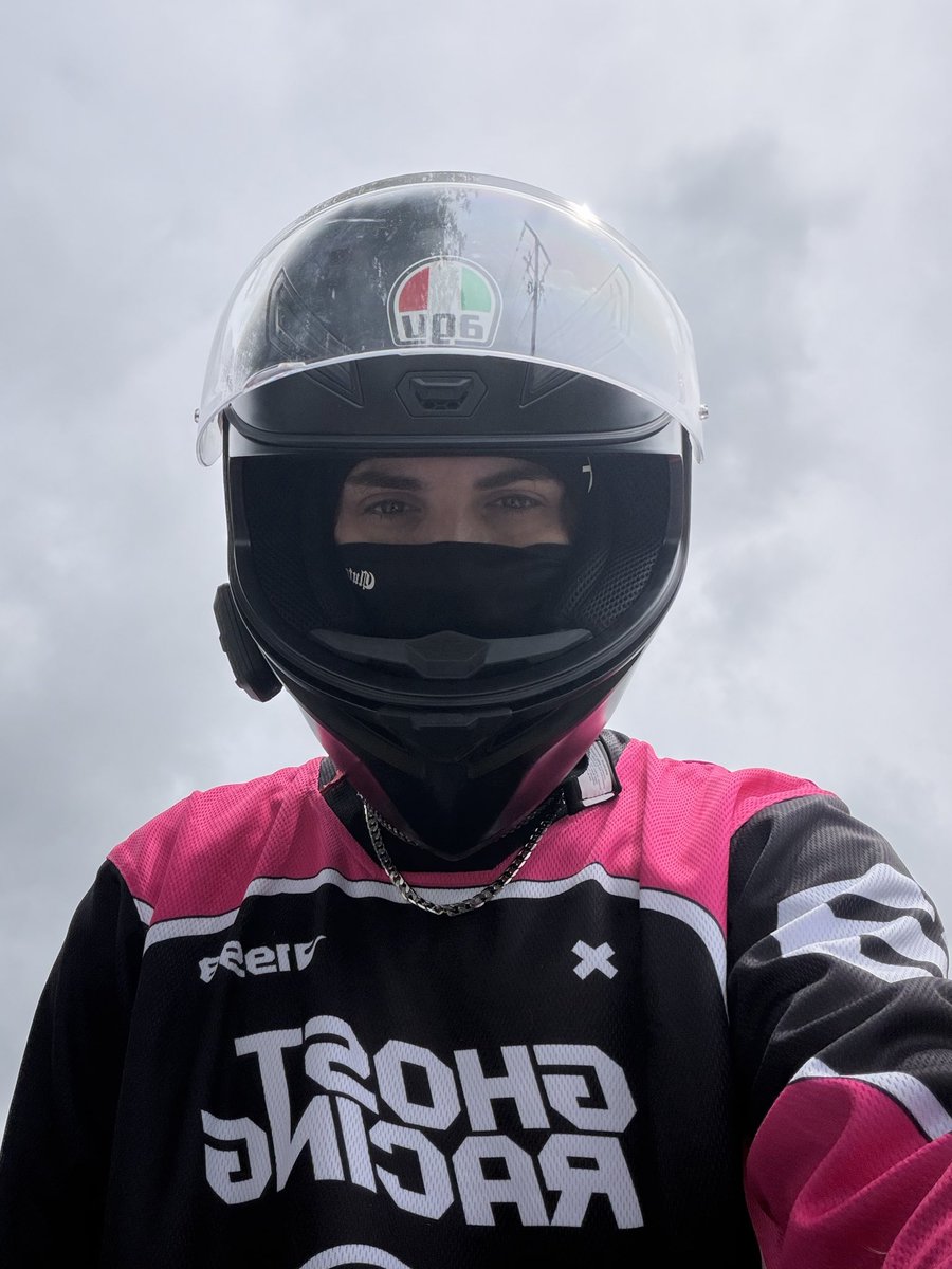 urfavoritept's tweet photo. the helmet stays on https://t.co/xFgA0ww1uG