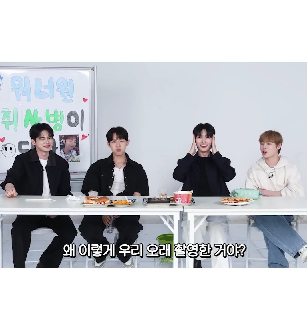 무하 tweet media