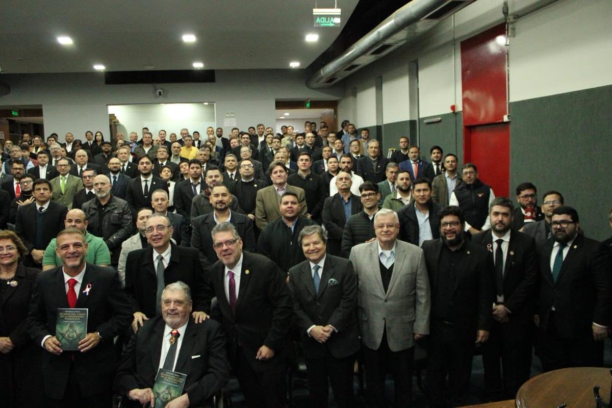 baccnpy's tweet photo. Presentación del libro “20 Años del Cisma de la Masonería Paraguaya”, de Fabián Chamorro y Aníbal Peris, en la Biblioteca y Archivo Central del Congreso.

Participaron José Samudio Falcón y el Serenísimo Gran Maestro de la Gran Logia Simbólica del Paraguay, José Fernández Zacur. https://t.co/b7aRYBZ8bK