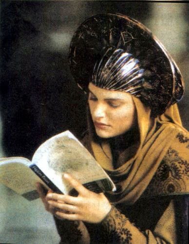 taskmasterfan's tweet photo. she IS padmé amidala https://t.co/B2obXQ7Ru9