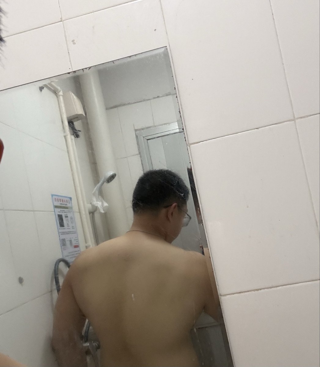 boxer_in_ring's tweet photo. 只厚不宽是怎么回事 #健身 #s #反差 #肌肉 https://t.co/gVJTjVJdNk