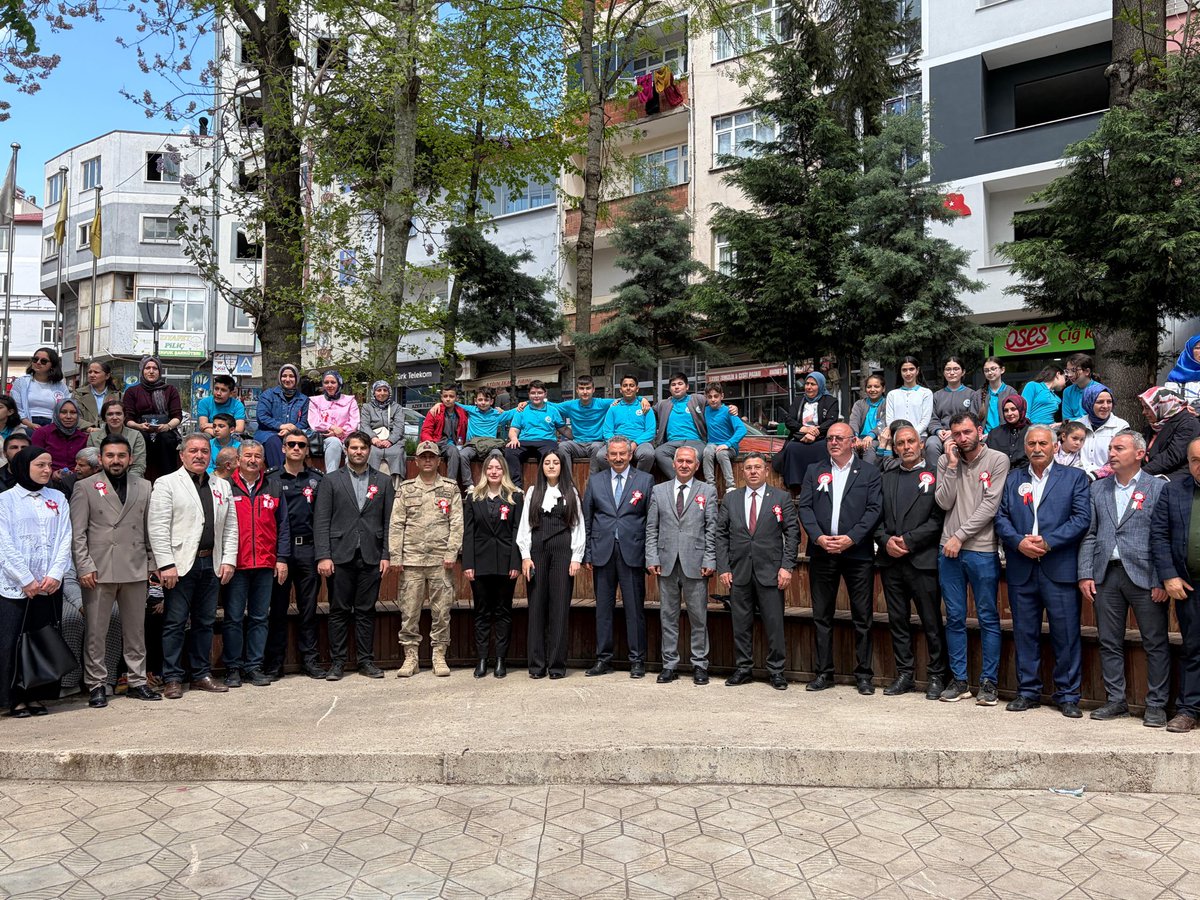 aybastiilce_mem's tweet photo. 📌El Sanatları Sergisi

Engelliler Haftası kapsamında, özel bireylerin yıl boyunca hazırladığı el emeği ürünlerin yer aldığı serginin açılışı gerçekleştirildi. Düzenlenen programa ilçe protokolü, kurum amirleri, öğretmenler, öğrenciler ve vatandaşlar katıldı. https://t.co/P8KW7eF009