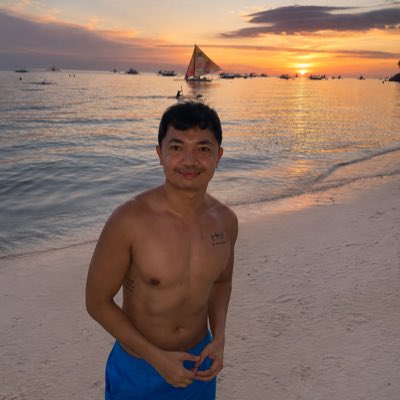 ManalangAris's tweet photo. Boracay sunsets are top-tier. 🧡 #boracay #summerph https://t.co/zGVlUJxush