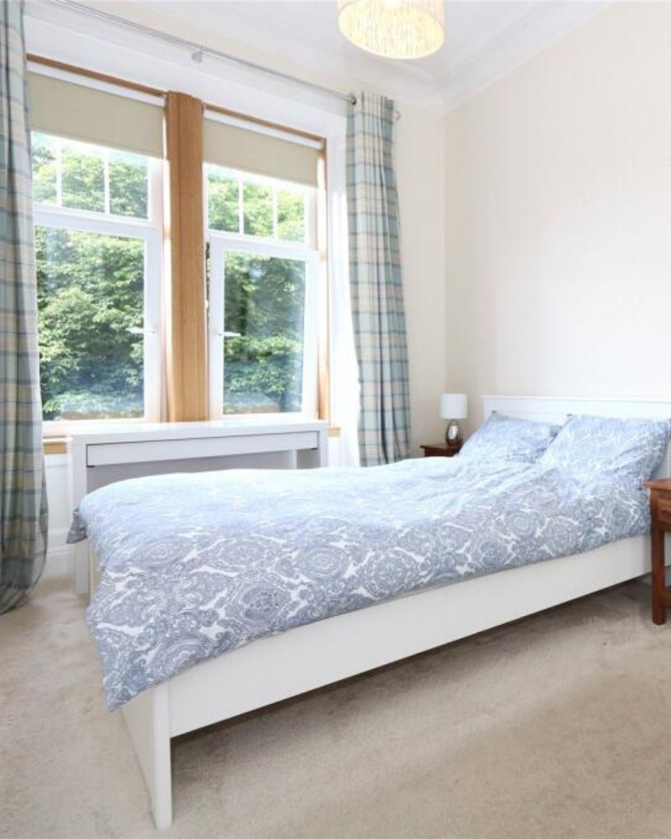 DwelloProperty's tweet photo. 📍 Edgehill Road, Glasgow, £1,195PCM
🛏️🛁1 bed; 1 bath
🛋️Furnished

Very well presented first floor traditional tenement flat in the ever popular Broomhill area, available June 8.

To book a viewing, click the link - https://t.co/vY2oGLJFee

#Glasgow #property #tolet https://t.co/T4D7LTe0fE