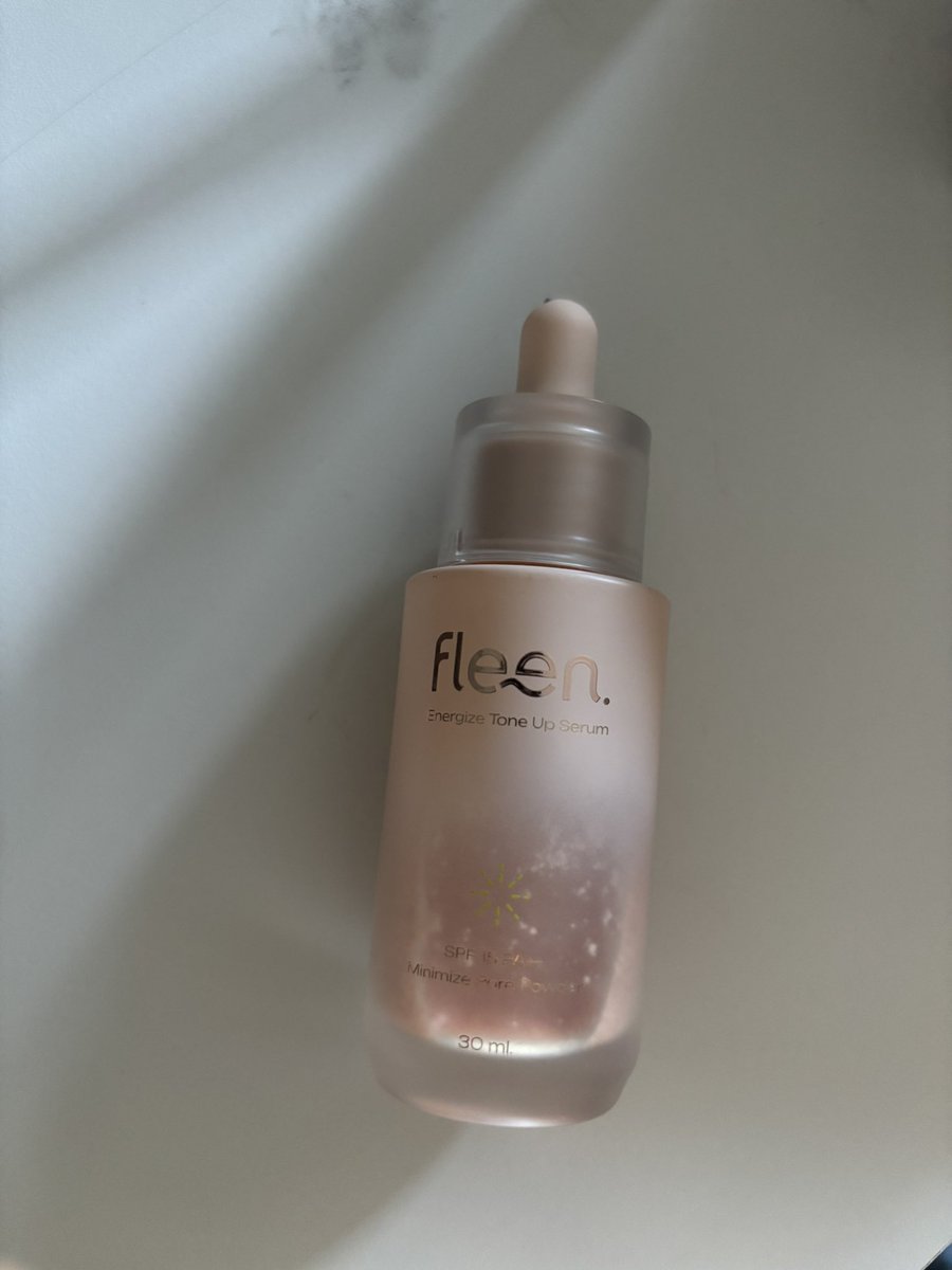 user573535's tweet photo. ส่งต่อค่าา❤️ ￼Fleen Beauty Energize Tone Up Serum เหลือ 99%ค่ะ ใช้ไปครั้งเดียว
390-. ส่งฟรีค่ะ

#โทนอัพเซรั่ม #fleenbeauty #toneup #ส่งต่อเครื่องสำอาง #โทนอัพfleenbeauty #ส่งต่อfleen https://t.co/WUqyfqLuwI