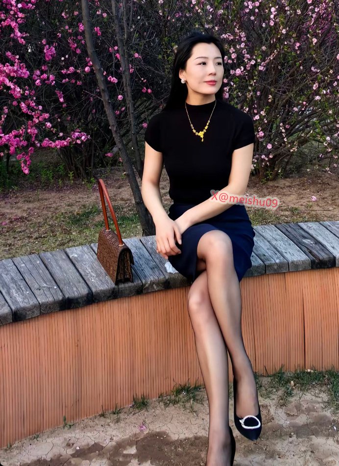 黑丝高跟，是成熟女人的专属浪漫与底气。 https://t.co/j1yVuuLL0N