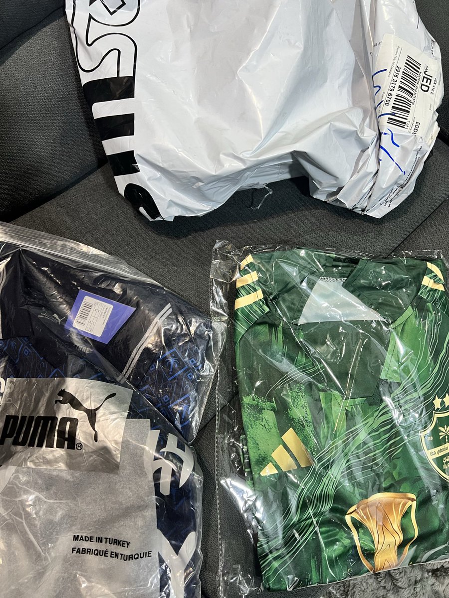 Pen_neutral's tweet photo. @lorrd_sa أنا طالب ثلاث قطع و اللي وصلني من سمسا قطعتين https://t.co/luf5Ej845x