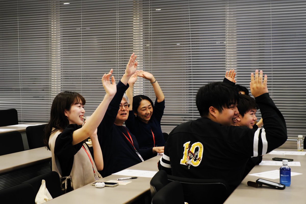 TEDxUTokyo's tweet photo. 【TEDxUTokyo 2026 “アナログ”ワークショップ紹介✨】

ラップされた世界を聴く

音を通じて「世界の区切り方」を再考。
当たり前の分類を超えた、新しい世界の姿を体験しました。 https://t.co/6Cj3fPBdH2