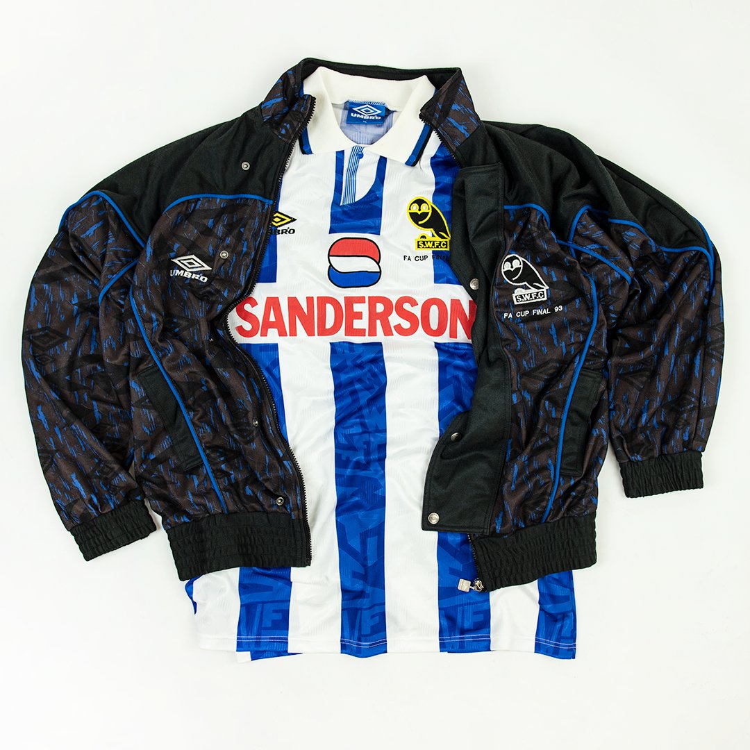 1_billard's tweet photo. Be rude not to wouldn't it #swfc #EBRA https://t.co/mXJ13BMV7x