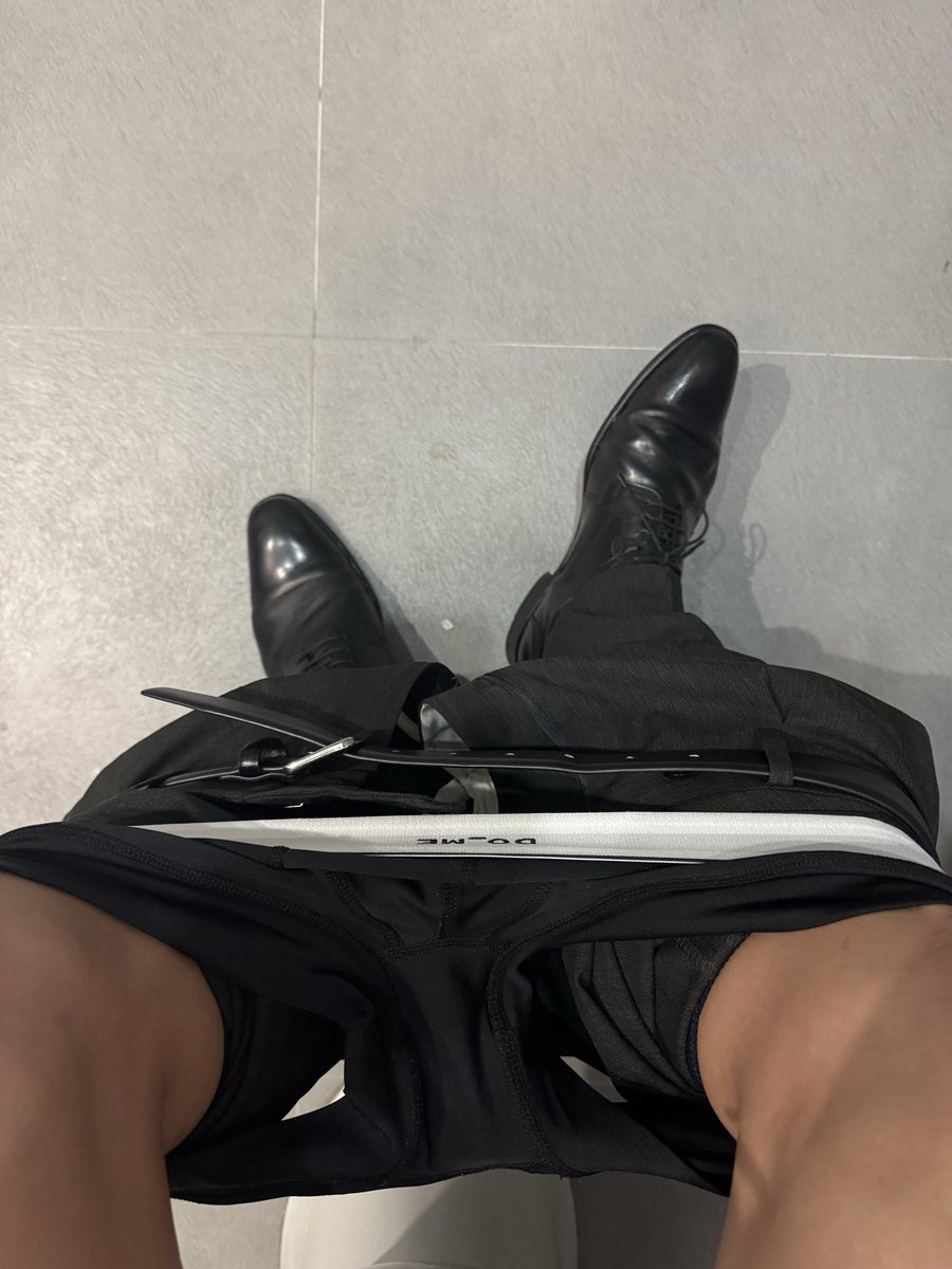 SocksmanS11324's tweet photo. 廁所自在的拍😁 https://t.co/d8I9ukFAn0