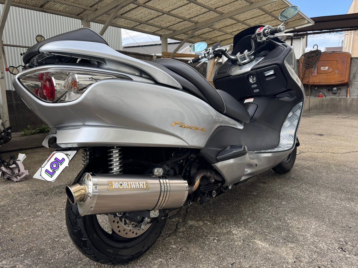 フォルツァ MF08 走行距離4000キロ未満 20万円 誰か買ってください