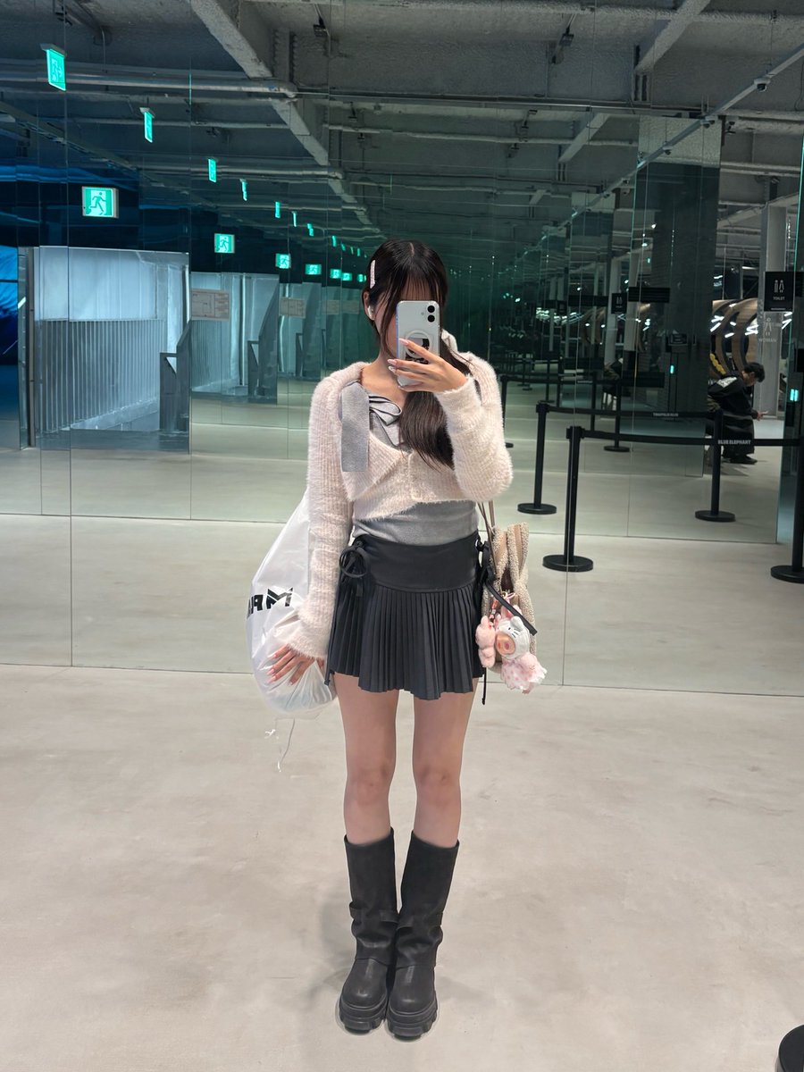 pink tweet media