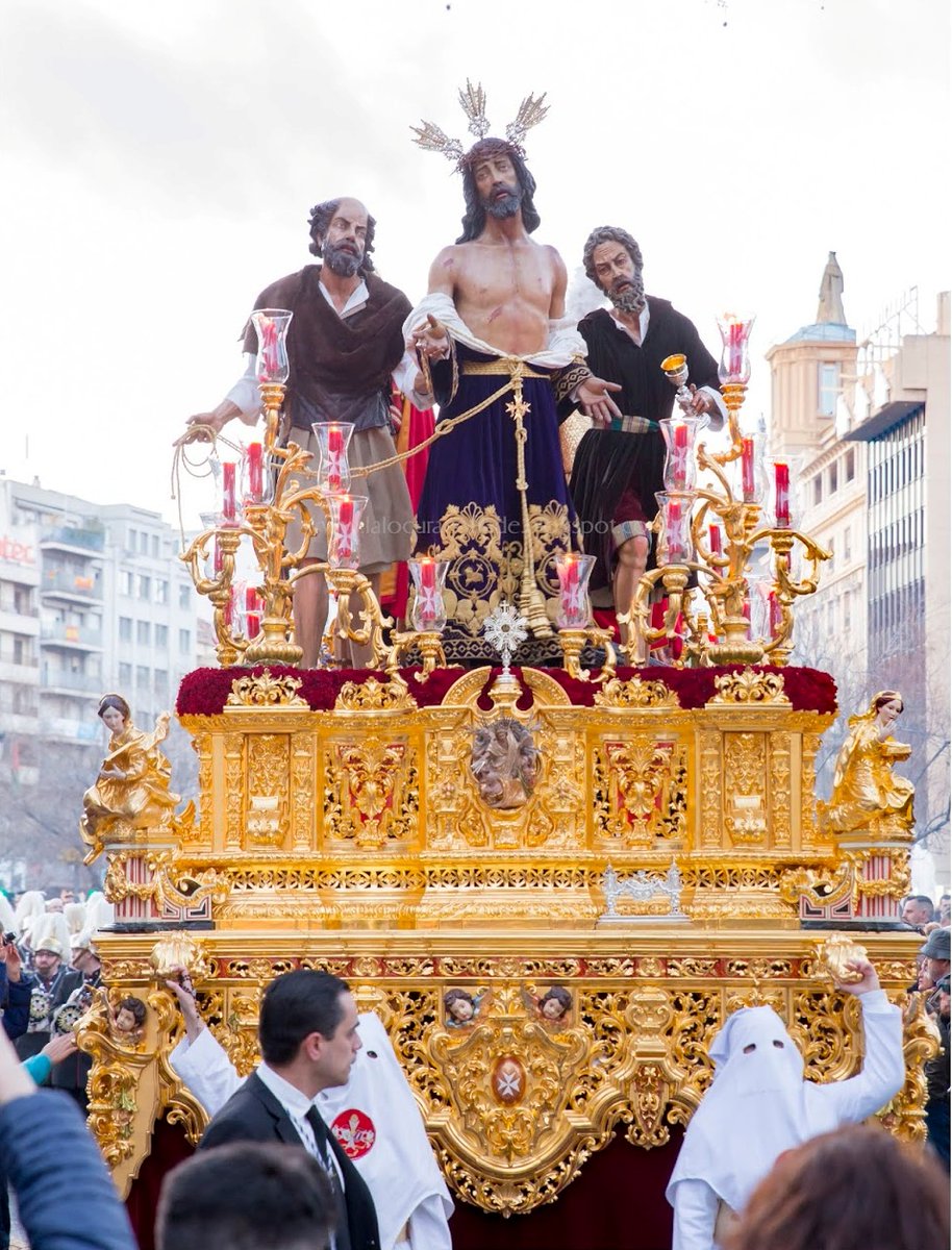 5EvangelioGr's tweet photo. Un 13 de mayo. 13 personas. Plaza Nueva. GRACIAS, porque estaba cambiando el mundo cofrade granadino y ni los 13 protagonistas ni el resto lo sabíamos. Felicidades, cofrades de Jesús Despojado, feligreses de Fígares, devotos del Dulce Nombre, ¡40 ANIVERSARIO! @HdadDespojado https://t.co/tOOWpswA4w