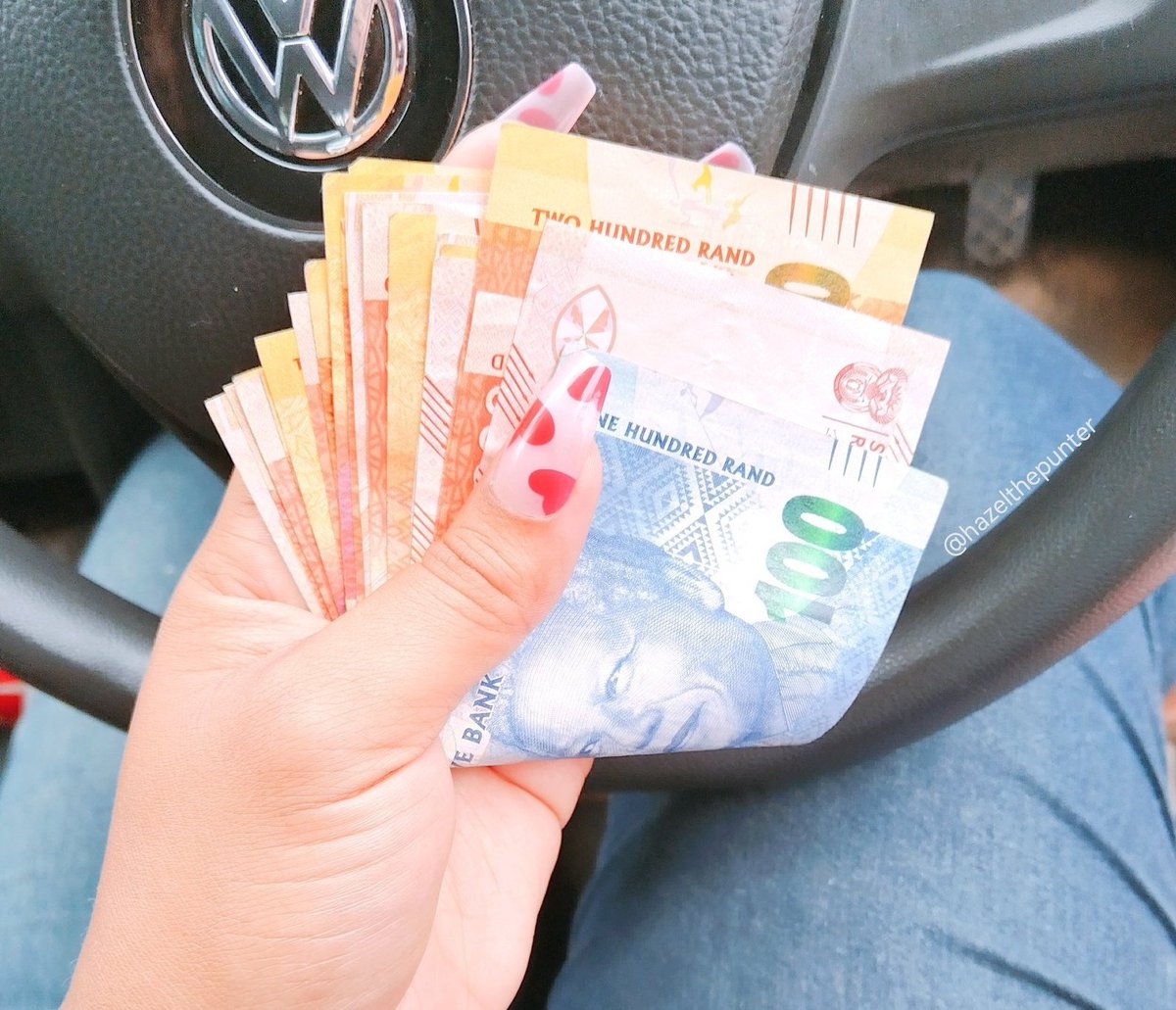 Hazelthepunter's tweet photo. How much do you need? 
Repost my previous posts on my timeline &amp; you might find money in your DMS🙌🏻💚 https://t.co/CcFckgFQ2Z