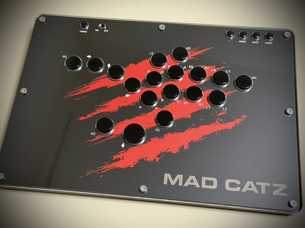 MADCATZの「N.E.K.O」使用して鉄拳8遊んでくれてますー！ ありがたい🥺🙏✨