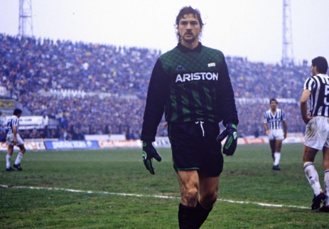 GiuseLatorraca2's tweet photo. Buon compleanno al portiere della #Juventus  immensa della mia infanzia. #Tacconi #ForzaJuve https://t.co/56Ft2I47Df