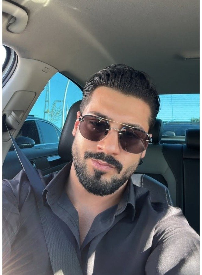 Ayaz can tweet media