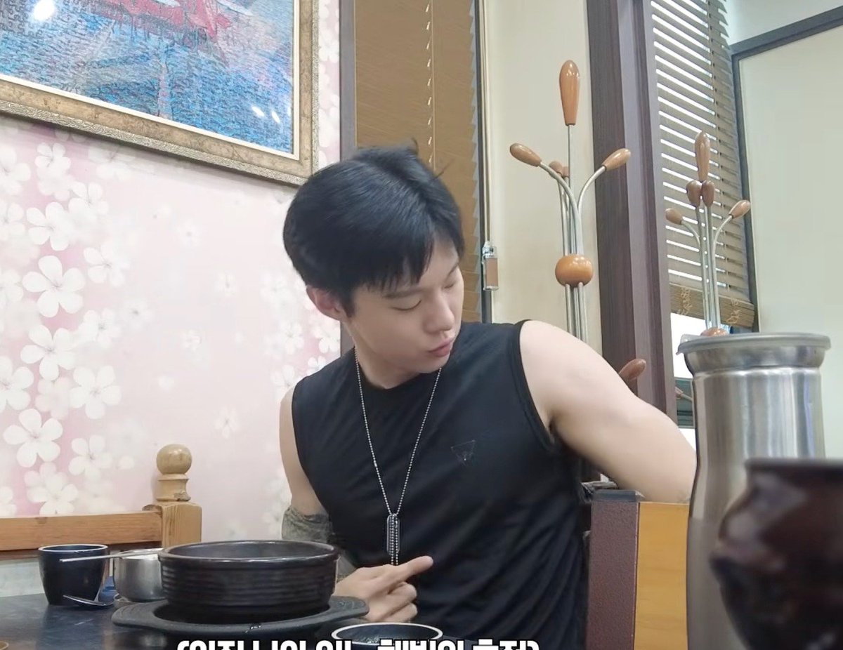 Kim Wooseok is back! tweet media