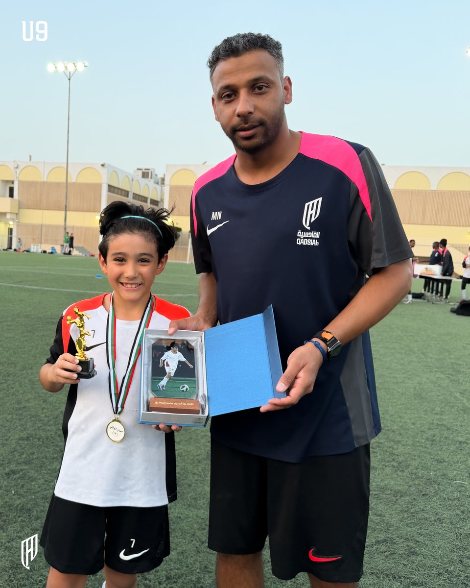 AlqadsiahFuture's tweet photo. لحظـة فخـر بعد رحلـة انضباط طويلـة .. من مواهبنـا تحت 9 سنوات 
❤️🏆 https://t.co/entmNiZ7RM