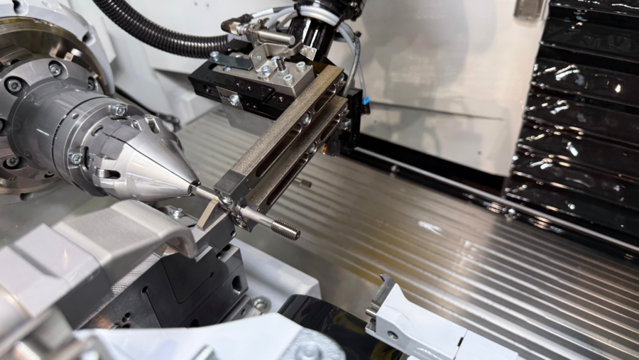 EYDOTechnology's tweet photo. GrindingHub 2/5: Producción de machos de roscar al siguiente nivel con SCHNEEBERGER Gemini NGM TAP
La nueva Gemini NGM TAP rectifica ranuras, roscas y chaflanes con gran potencia y precisión. Esta nueva solución integral ha generado gran expectación en la feria. https://t.co/Vtx1fCZAgq