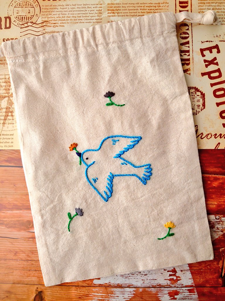 uni_mansion's tweet photo. 巾着に青い鳥とお花を刺繍しました🌼
太い5番糸の雰囲気がかわいいです。 https://t.co/Ie1Q0DlW6N