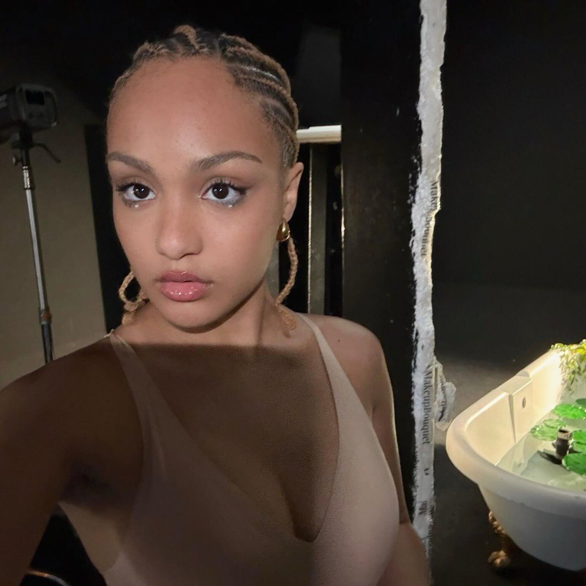 BeMarjinal's tweet photo. CANDICE nous prépare un retour EXPLOSIF ! 🧜‍♀️🧚‍♂️

Hypé ? https://t.co/qeOjovmxre