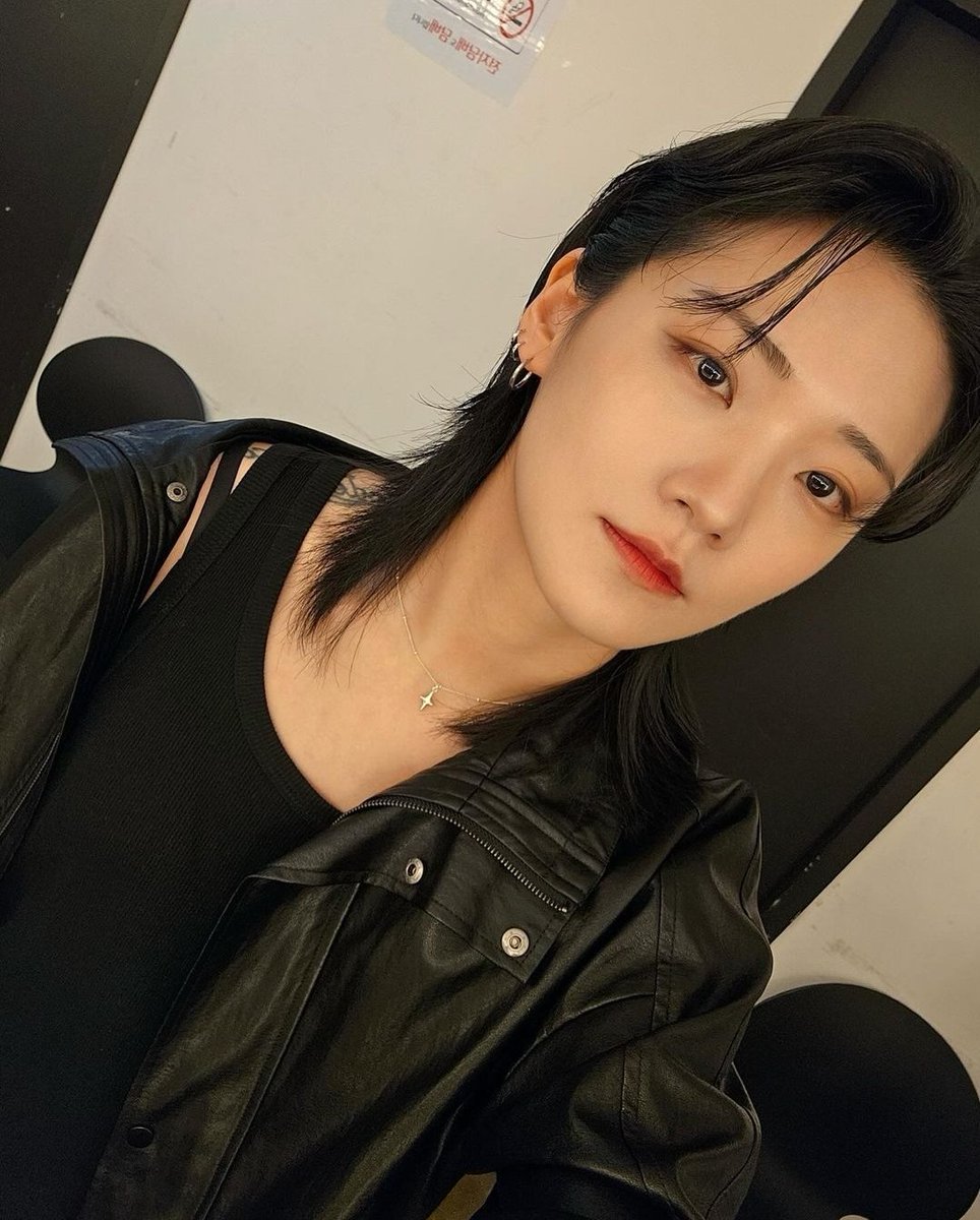 dbclfh's tweet photo. 같은 각도
같은 각도 https://t.co/tT5N1r8Lll