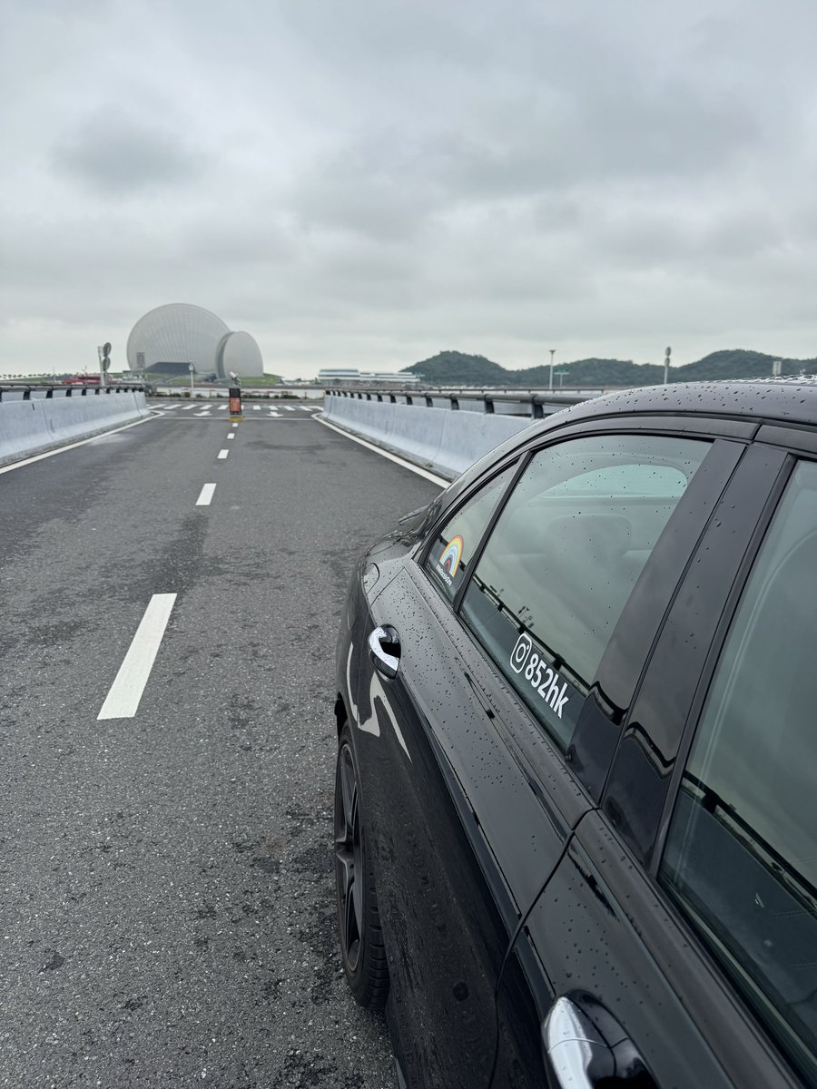 DannyCheng's tweet photo. @elonmusk @AirEVthingTRNSP Welcome to China 🇨🇳 u can drive around the city, kinda cool here too 🥰 https://t.co/PSnZ6U2H5y