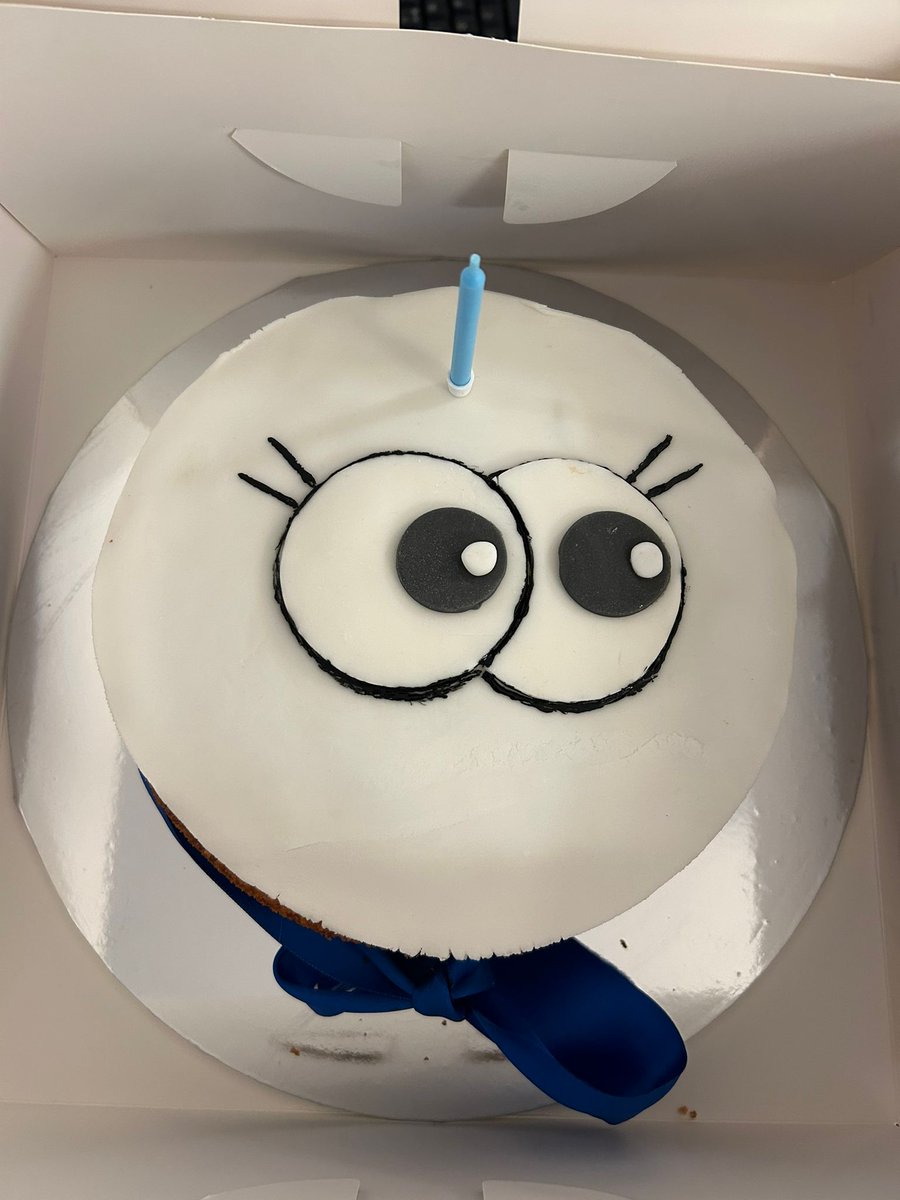 CentreforSight's tweet photo. A very thoughtful surprise for our consultant, Saj, yesterday. One of our lovely patients kindly made a birthday cake to celebrate, after discovering they share almost the exact same birthday.

#CentreforSight #SajKhan #HappyBirthday https://t.co/NxZZcCWUXT
