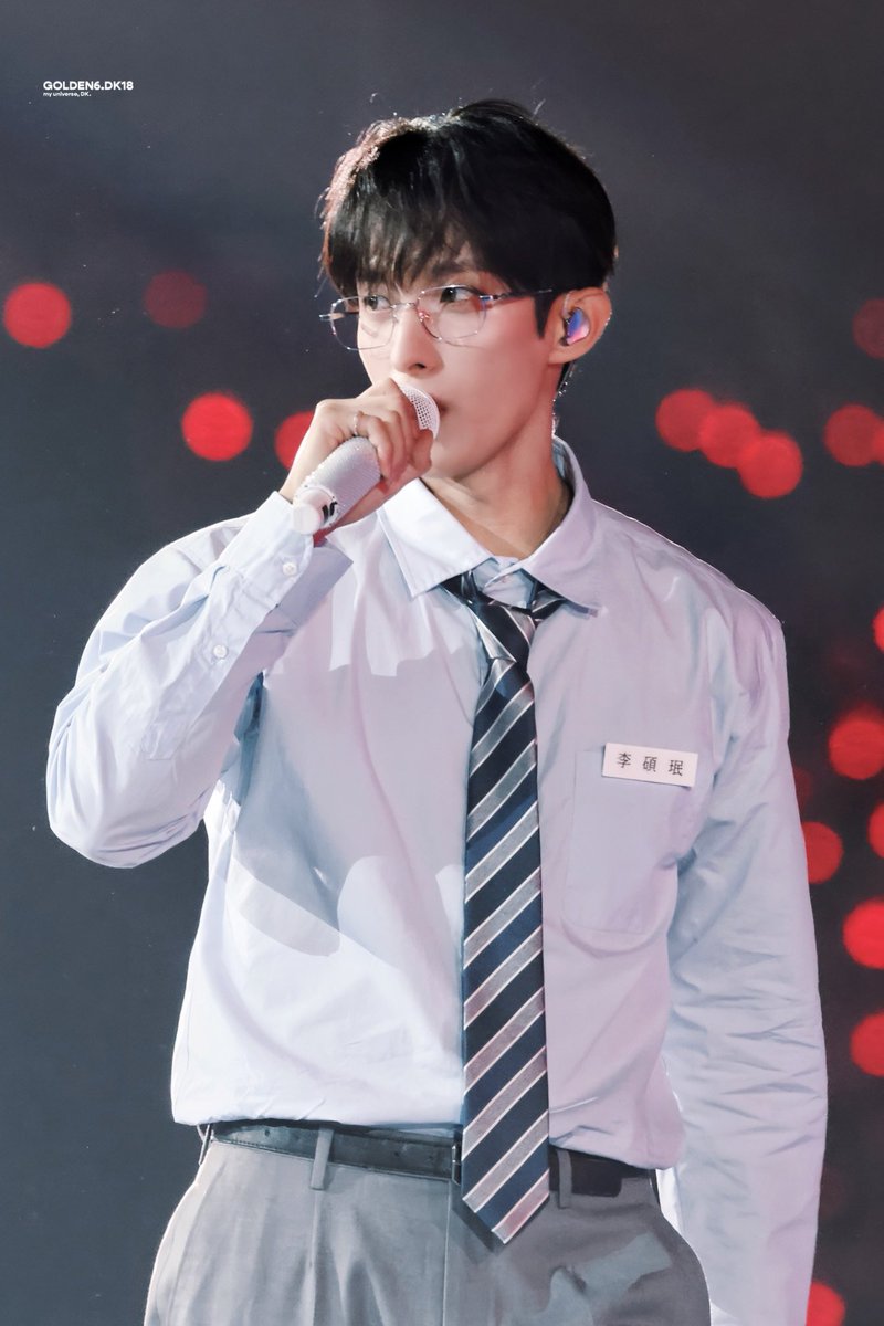 golden6_dk18's tweet photo. 20260513 YAKUSOKU FM TOKYO D1🇯🇵🎀

안경 쓴 선배님😍❤️‍🔥

#SEVENTEEN #DK #도겸 #DOKYEOM #석민 
#세븐틴 #ソクミン #ドギョム #李碩珉 https://t.co/8GvvaqwFAz