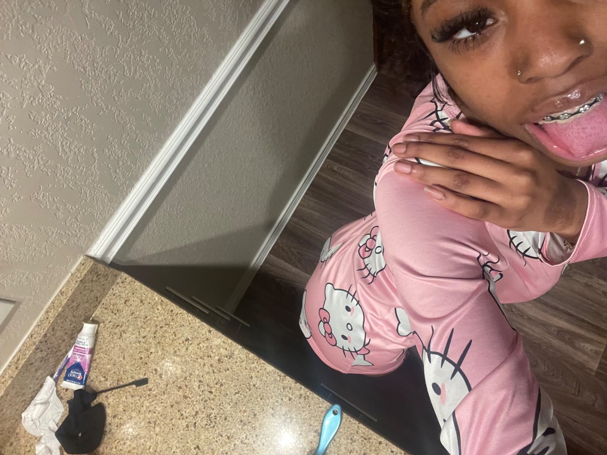 weirdlypretty🎀 tweet media