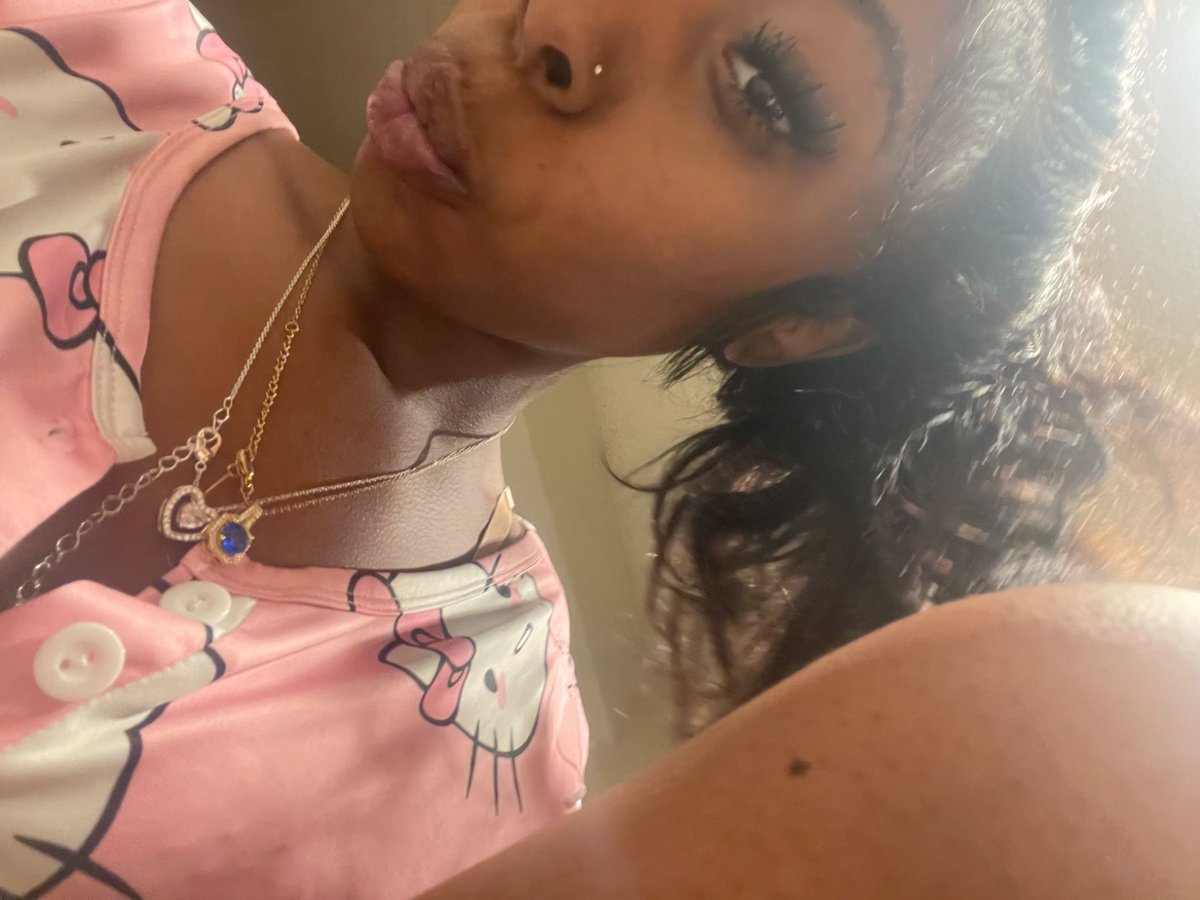 weirdlypretty🎀 tweet media
